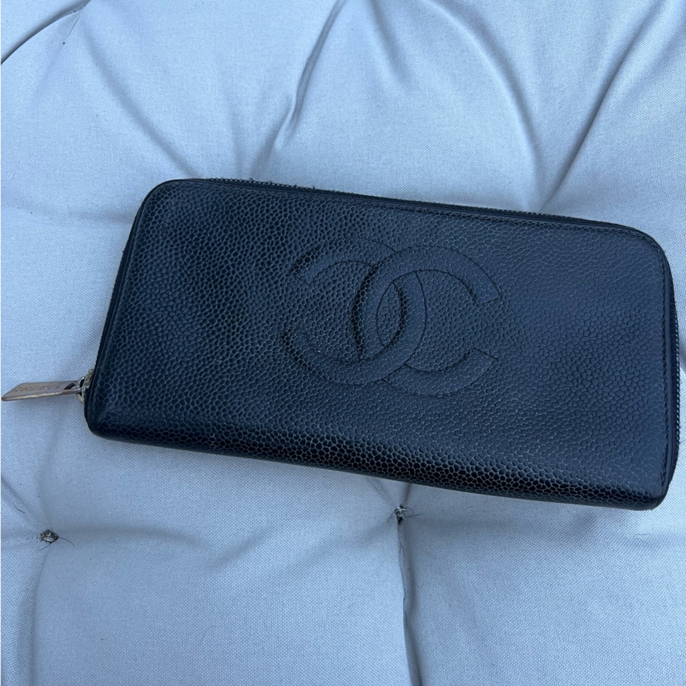 Chanel Caviar Black Pebbled Zip Wallet